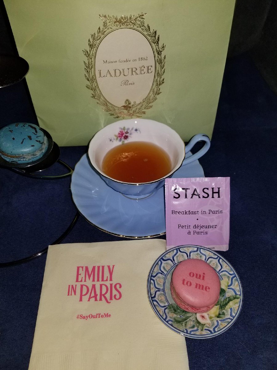 StyleInNYC's tweet image. Thanks @LadureeUS @diptyqueparis @stashtea #SayOuiToMe #EmilyInParis