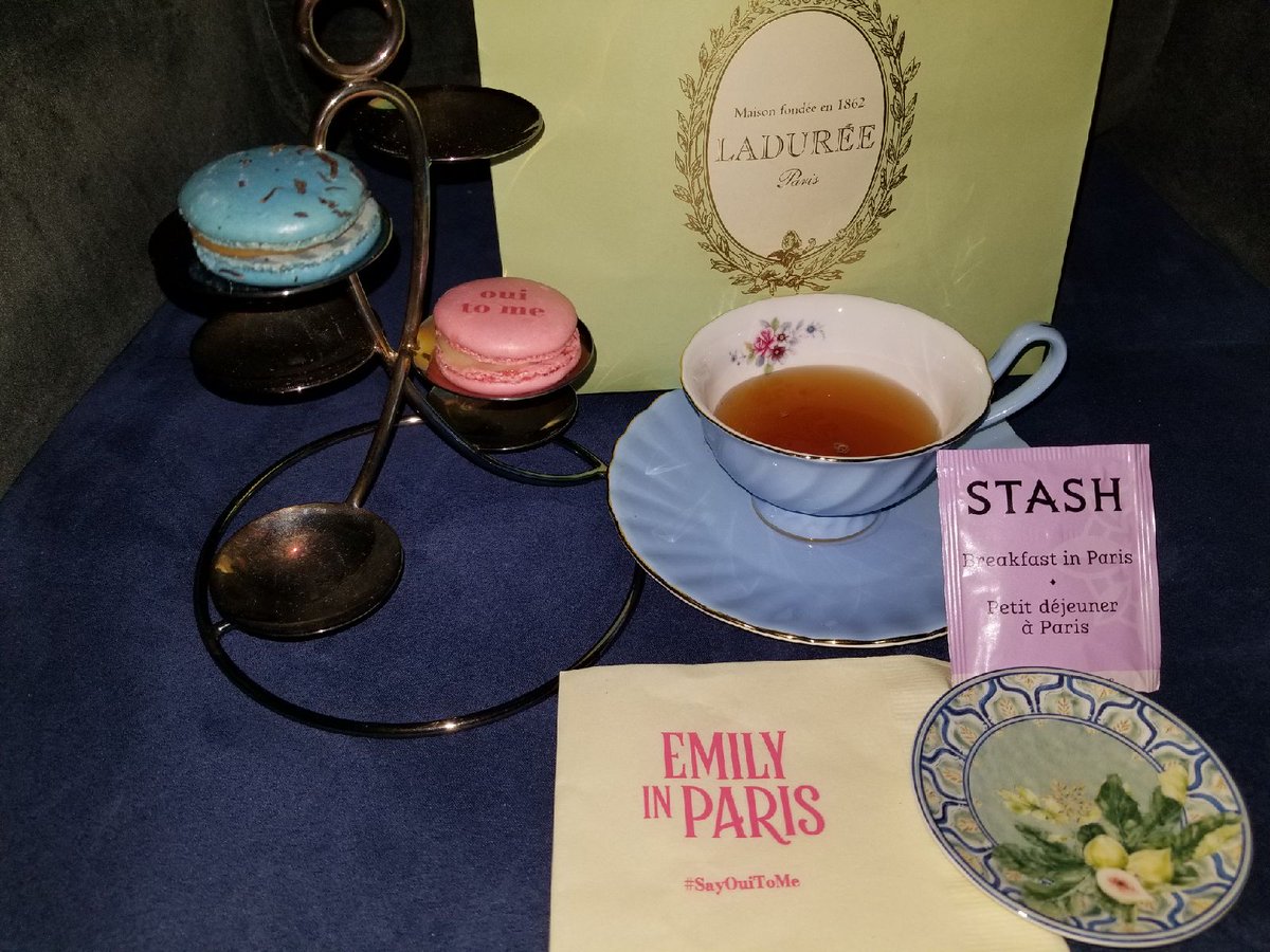StyleInNYC's tweet image. Thanks @LadureeUS @diptyqueparis @stashtea #SayOuiToMe #EmilyInParis