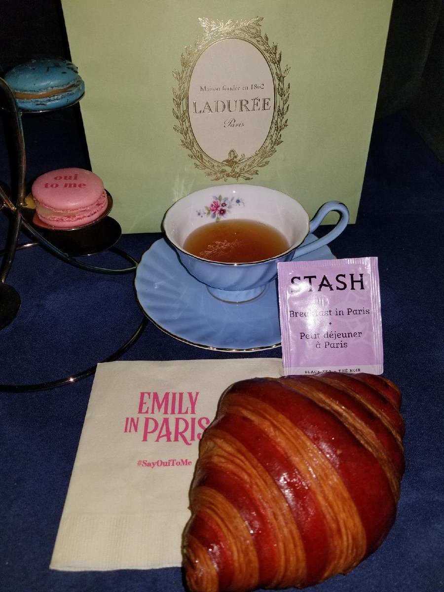 StyleInNYC's tweet image. Thanks @LadureeUS @diptyqueparis @stashtea #SayOuiToMe #EmilyInParis