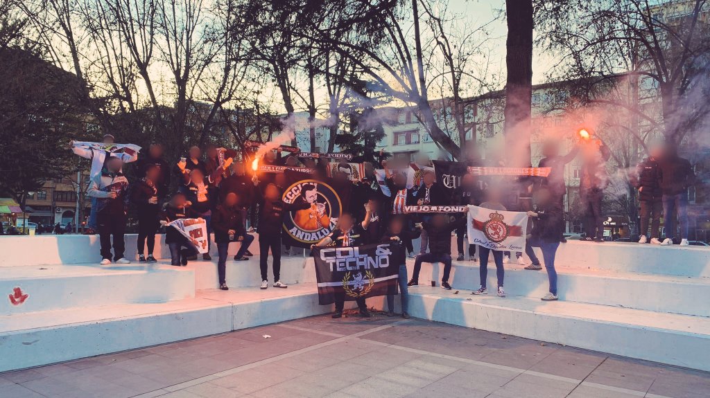 Gate26udl's tweet photo. UD LOGROÑES - CULTURAL LEONESA ⚔⚪🔴 @orgullocazurro @SeccionAndaluza @viejofondo09 #gate26 https://t.co/pmziTVMUlI