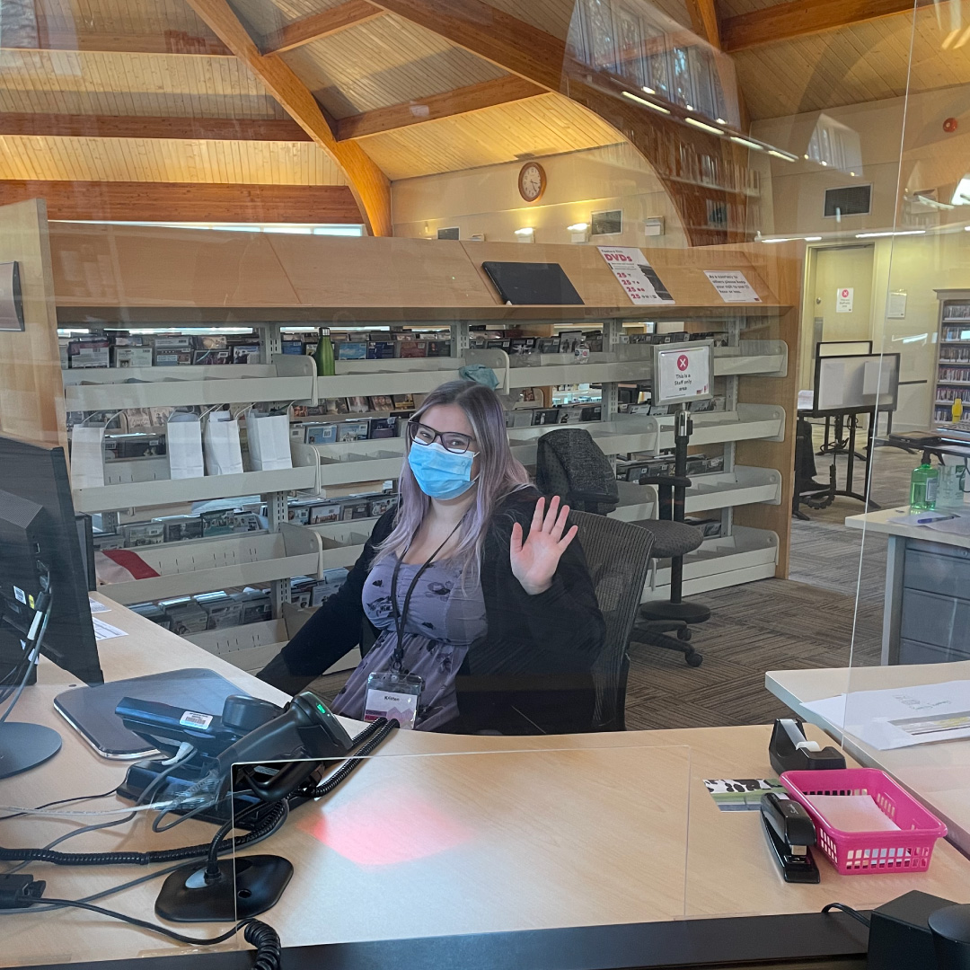 OshawaLibraries's tweet photo. Our friendly staff are here to help!
Recently, we helped a customer who was under a time crunch to submit her resume to a job that was closing the same day. We provided her with access to a computer, printer, and 10 printed copies of her resume - free of charge!
#LibraryRocks https://t.co/70vGaGEcJP