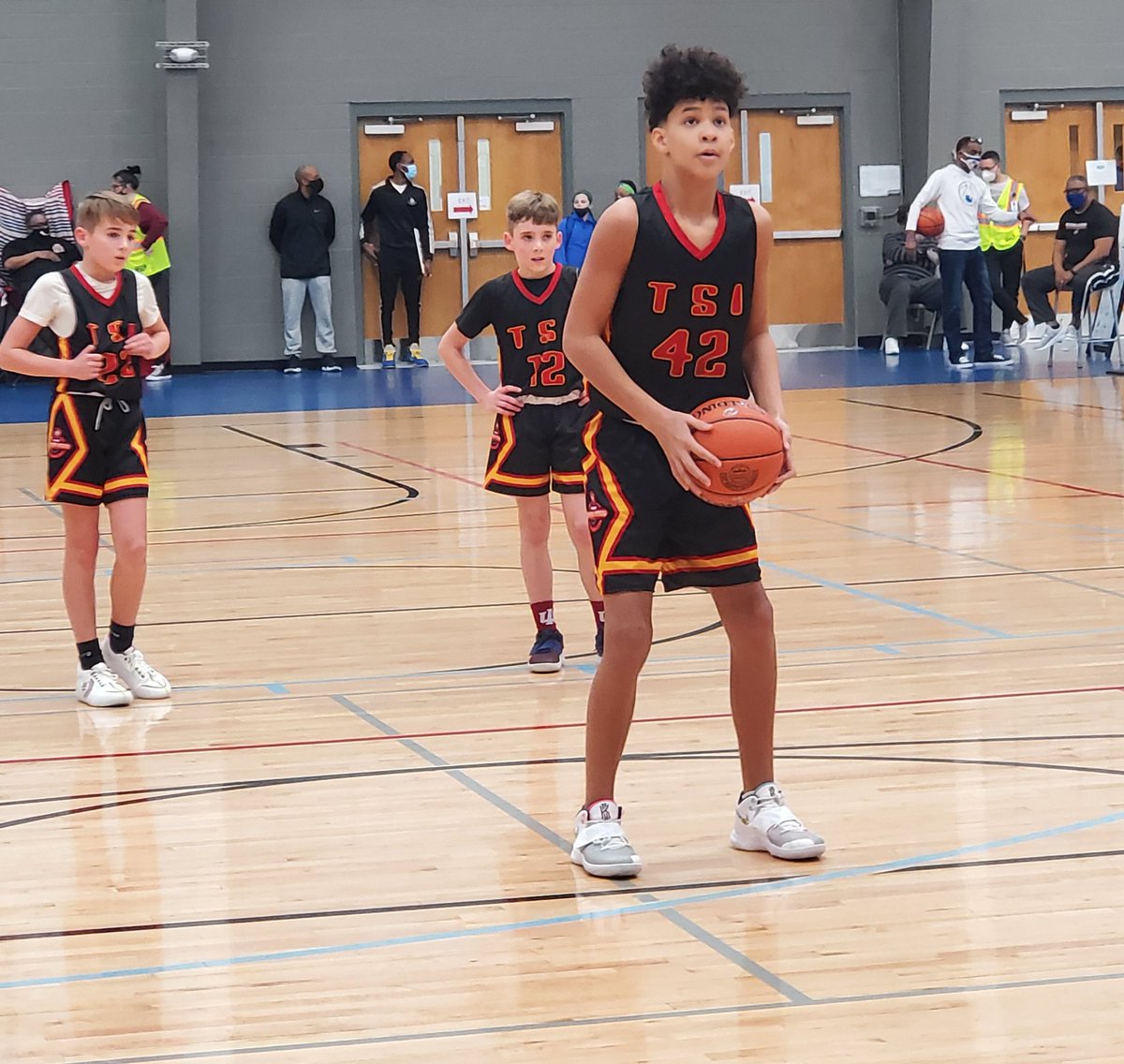 tsi2028's tweet photo. TSI 62 Pressure 41. Leading the way in the championship game was Noah Washington 22 points & 11 rebounds, Eli Gilpin with 11 points & 7 rebounds. #IUSABB #StateTournamentGold #TSIFLASHBACKS https://t.co/qA06tDkvXU