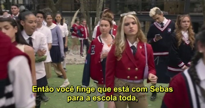 blystreet's tweet image. a discussão de relacionamento ali no meio de todo mundo mas a emilia jura que o namoro era tudo escondido