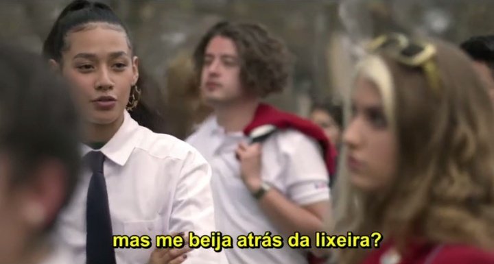 blystreet's tweet image. a discussão de relacionamento ali no meio de todo mundo mas a emilia jura que o namoro era tudo escondido