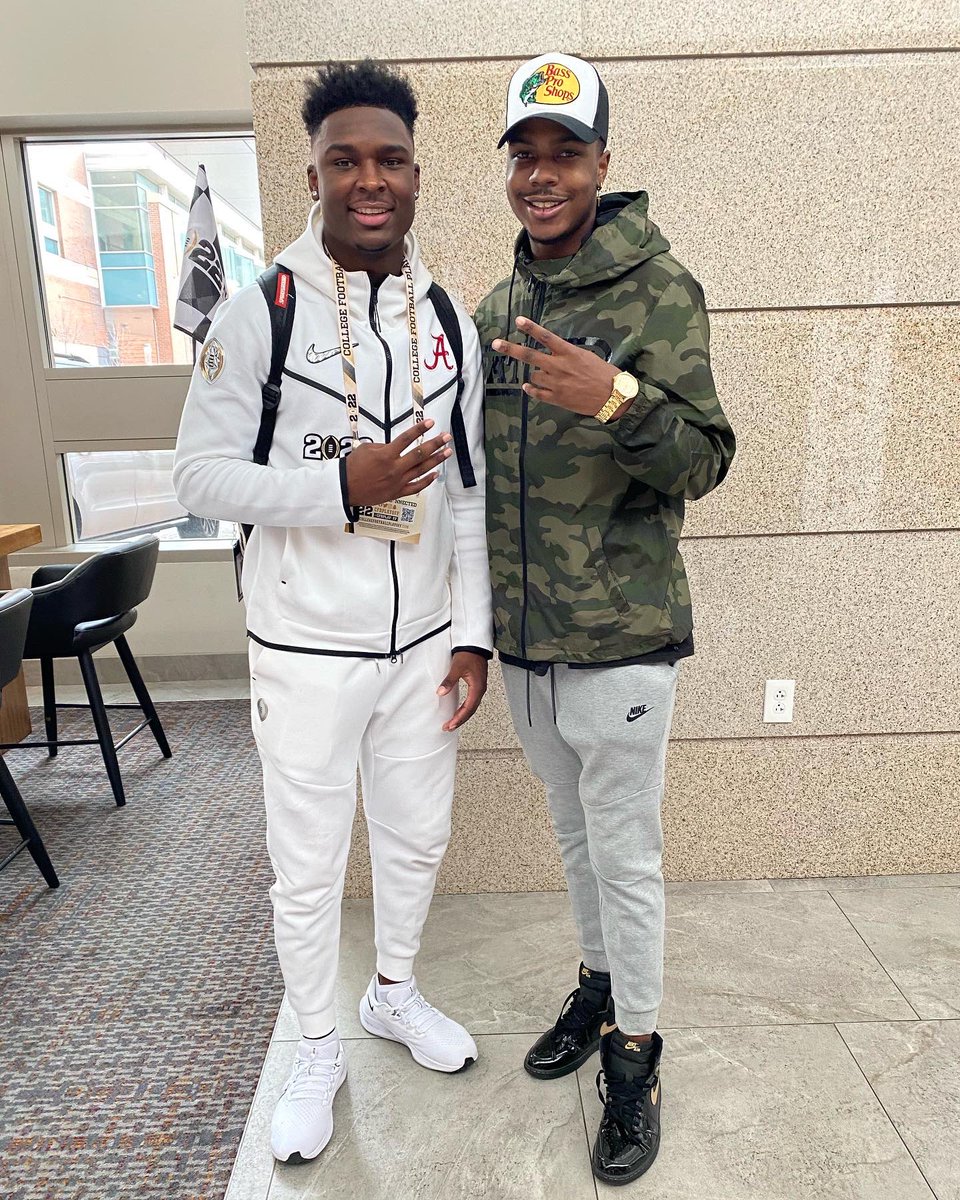 Biz__9's tweet image. Gang wit me 🗣🖤✨ #RollTide 🥋🥋🥋🥋🥋🥋🥋🥋🥋