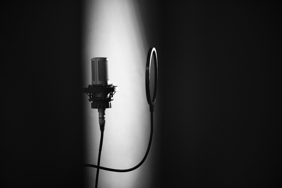 MOMOlabEC's tweet photo. "Radio Imaginería: historias para ojos cerrados" es un proyecto creado por MagmaTeatro, @Fundacion_IR y MOMO Creative Lab, que pretende, a través de un trabajo lúdico, literario y teatral, construir una memoria sonora, creada y protagonizada por personas privadas de libertad. https://t.co/sezE5cacFj