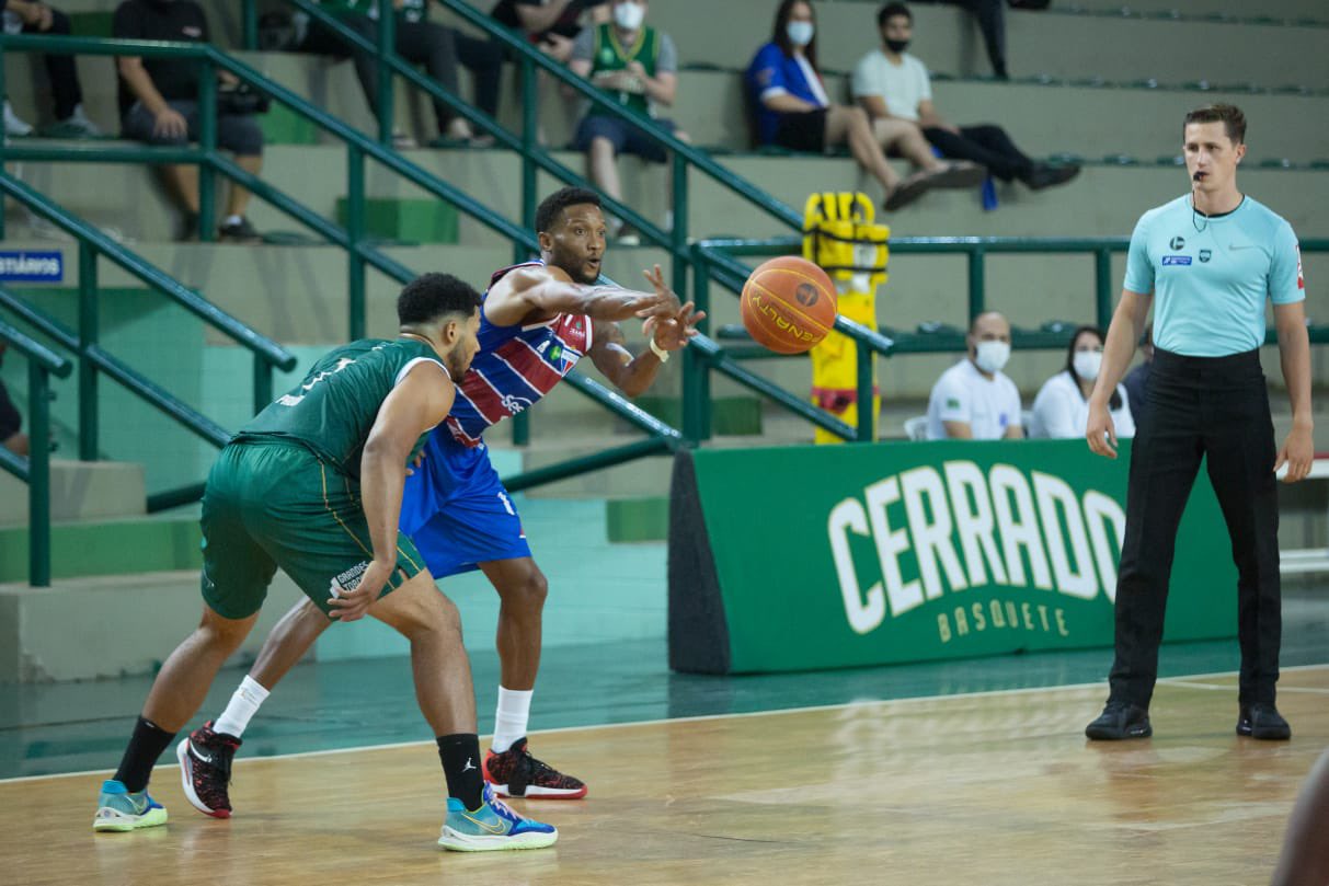 Fortaleza Basquete Cearense - #Carcalaion retorna à Brasília para 3 grandes  jogos. Hoje já tem o primeiro, contra o Cerrado Basquete. Não importa o  adversário, vai ter muita luta, garra, e entrega