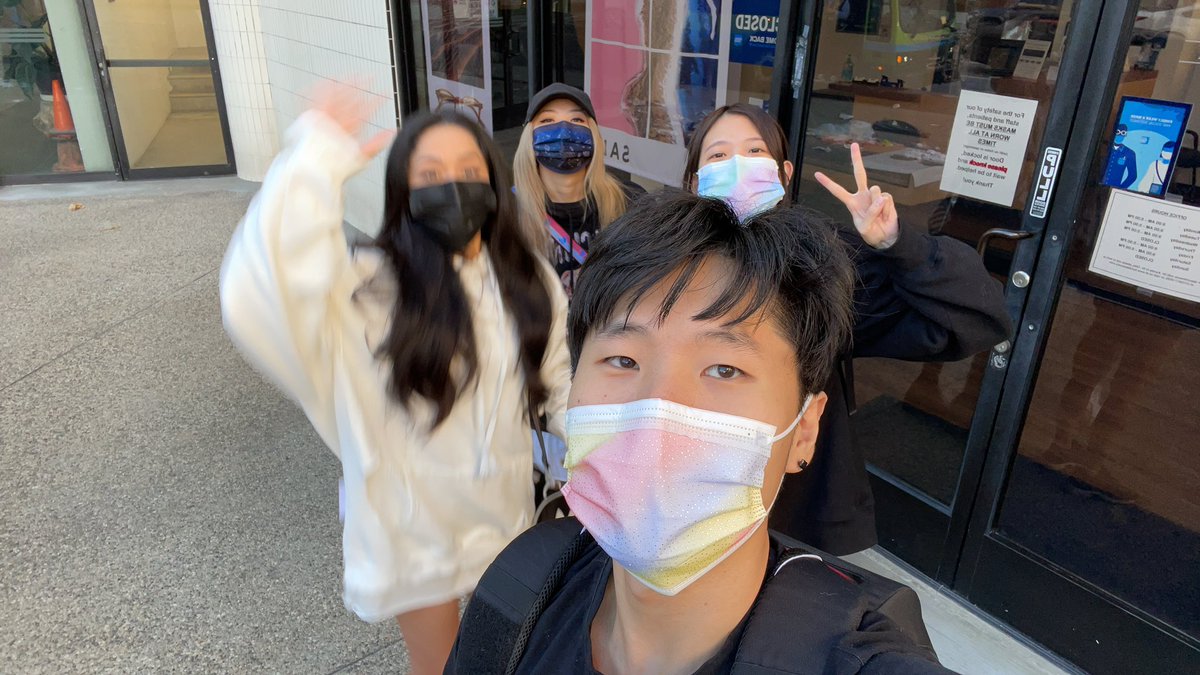 DisguisedToast's tweet photo. irl stream w rae evon miyoung 

https://t.co/BPnYa5dzdT https://t.co/aOAEsPaHB0
