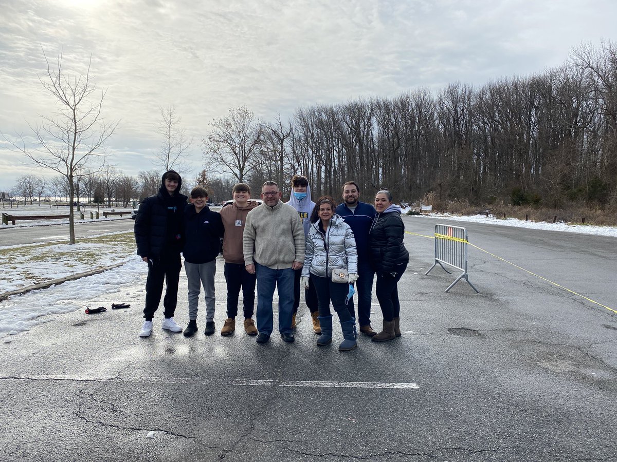 TeamReillyNY's tweet photo. #THREAD #TeamReilly and #TeamTannousis handed out more than 1,200 #COVID19 self-test kits to constituents at distribution events held simultaneously on Staten Island’s South and East Shores earlier today. https://t.co/TiPupgP8Jc