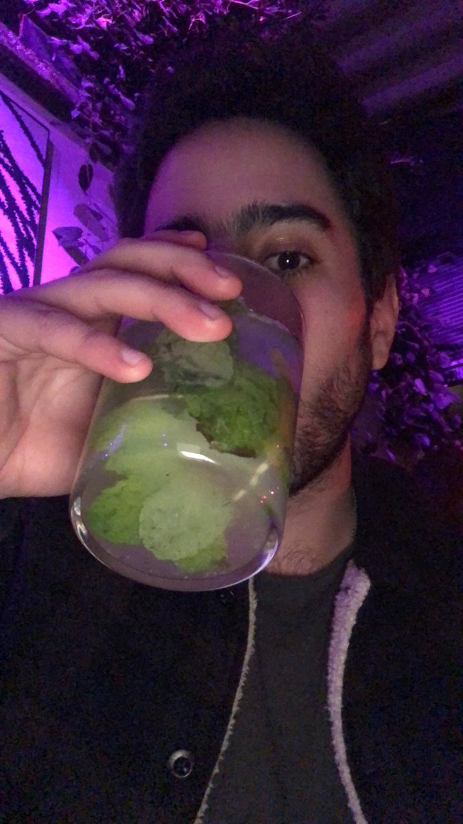 Mega noche la de ayer! GAD por tony mezher y los mojitos sin azucar! 🫂
Se elimina toda posibilidad de cruda con un asado con la familia y hoy los raiders ganan enormemente!!!! VENGA!