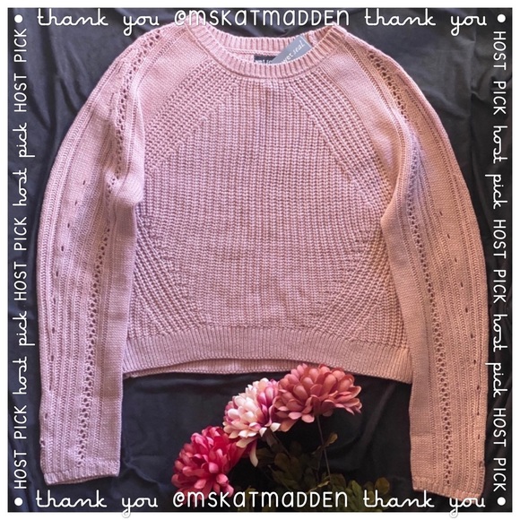 AndreaDawnCo's tweet photo. So good I had to share! Check out all the items I'm loving on @Poshmarkapp from @itsaposhibility @Phluffhead1 #poshmark #fashion #style #shopmycloset #wetseal #lululemonathletica #oldnavy: https://t.co/yeRaKiVxHW https://t.co/wZWpuOfpqU