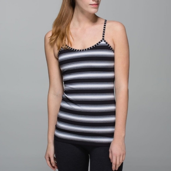 AndreaDawnCo's tweet photo. So good I had to share! Check out all the items I'm loving on @Poshmarkapp from @itsaposhibility @Phluffhead1 #poshmark #fashion #style #shopmycloset #wetseal #lululemonathletica #oldnavy: https://t.co/yeRaKiVxHW https://t.co/wZWpuOfpqU
