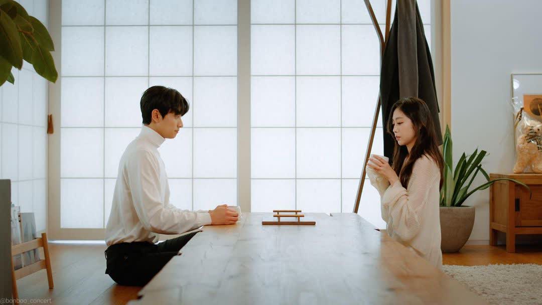 LovelyzupdateMY's tweet photo. Park Jeong Hyun Music Video still cut - Seo Jisoo

#러블리즈 #서지수 https://t.co/TmwT3fxPt4