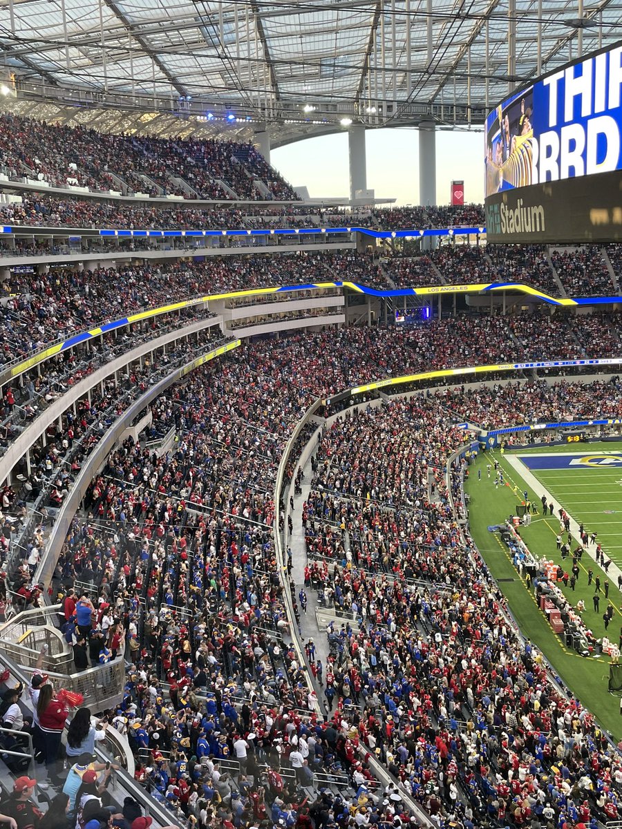 jenniferleechan's tweet photo. This is how much RED is in SoFi for #49ers https://t.co/BwCoIan1cA