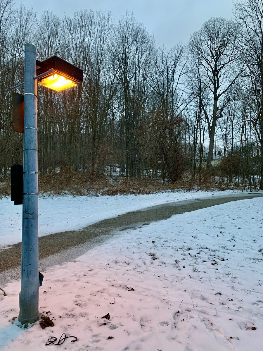 eugene_vin's tweet photo. Walking out & about @TownofNewmarket #DenneWoodlot #winter with just a dusting of #snow and in need of more to reach a state of #typicity #1picadayforfun https://t.co/aOnZZOaQBx