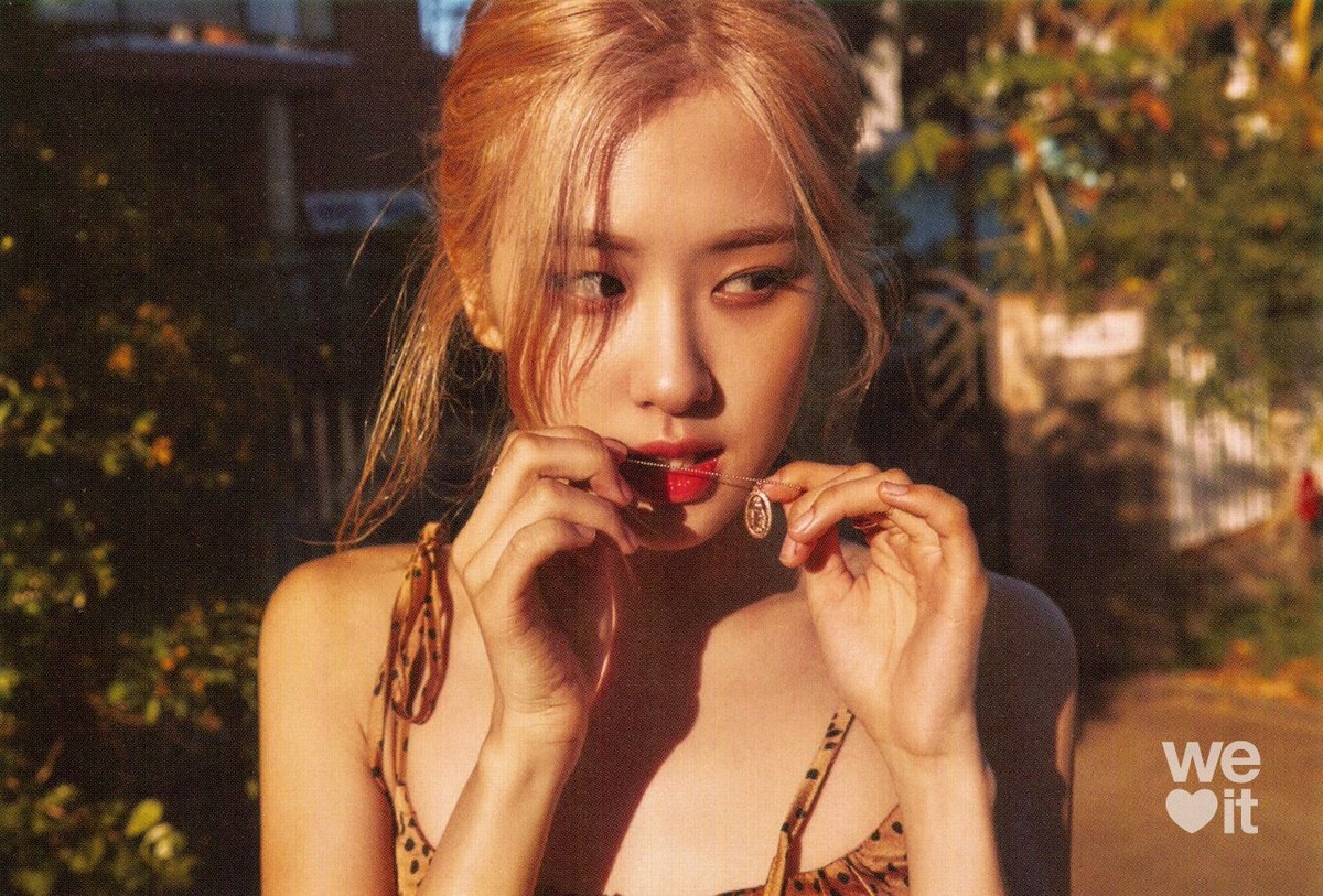 rshourly's tweet photo. #로제 #ROSÉ https://t.co/R1jlDrSpCX