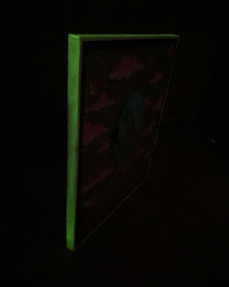 JarranIngram's tweet photo. Alien women wit the glow inna dark frame 🔥 https://t.co/QLRcXPxPrT