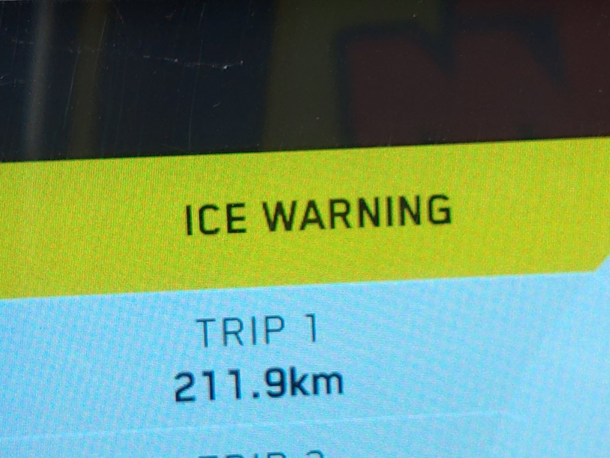 KTM819O4's tweet image. #刈場坂峠 #ICEWARNING #残雪無し 
バイクでも安心です！(^-^ゞ