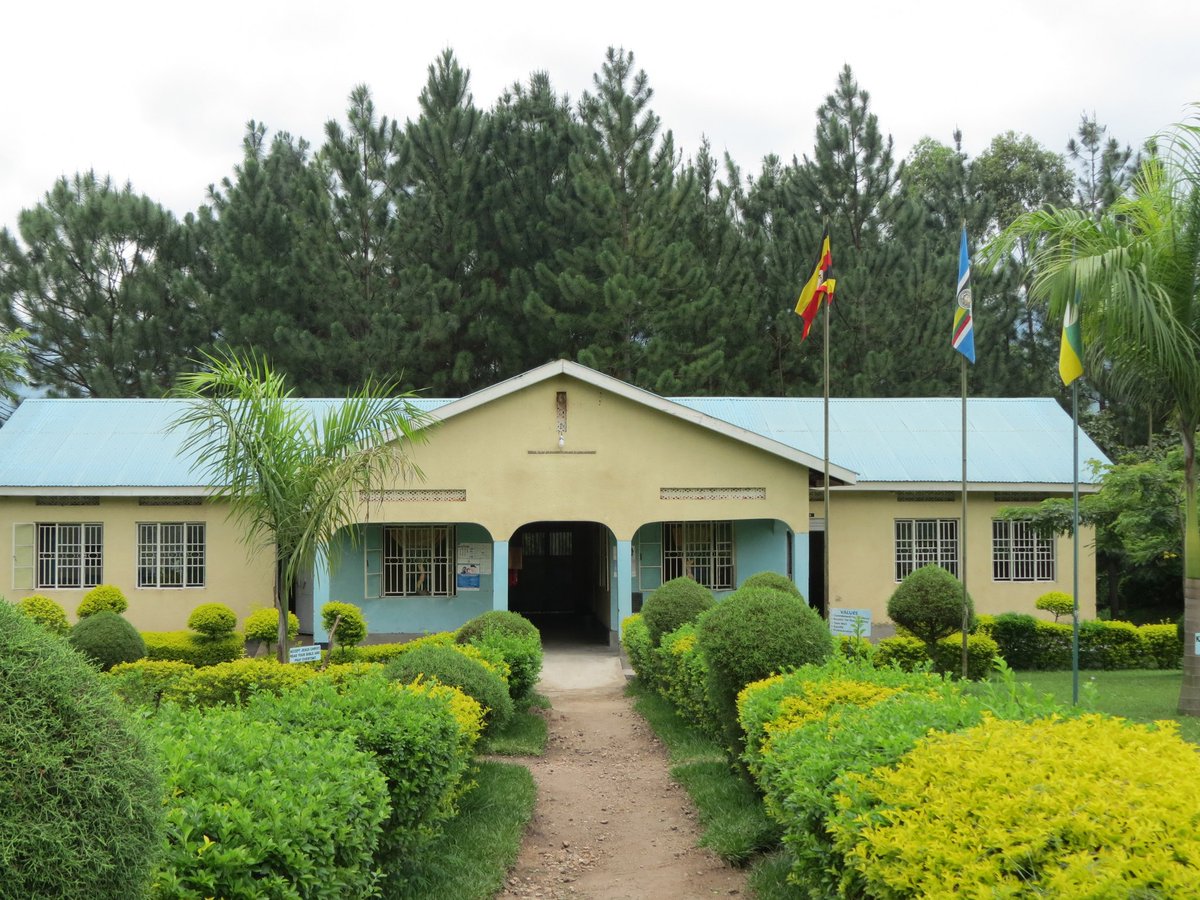 KARUDEC1965's tweet photo. Attention 👇
KAGANDO SCHOOL OF ALLIED HEALTH SCIENCES
The hospital started training laboratory microscopists in 1970’s and in 1994, started training laboratory attendants who would be given a certificate. Presently more bigger things are happening https://t.co/a4bfsnS8Jm
