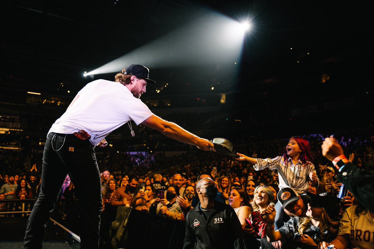 ChaseRiceMusic's tweet photo. HELL of a first weekend out on the @kanebrown Blessed and Free Tour, God I love what I get to do for a livin’, y’all are awesome🤘🏼

📸: @kaisercunningham https://t.co/Q3n1be0n8v