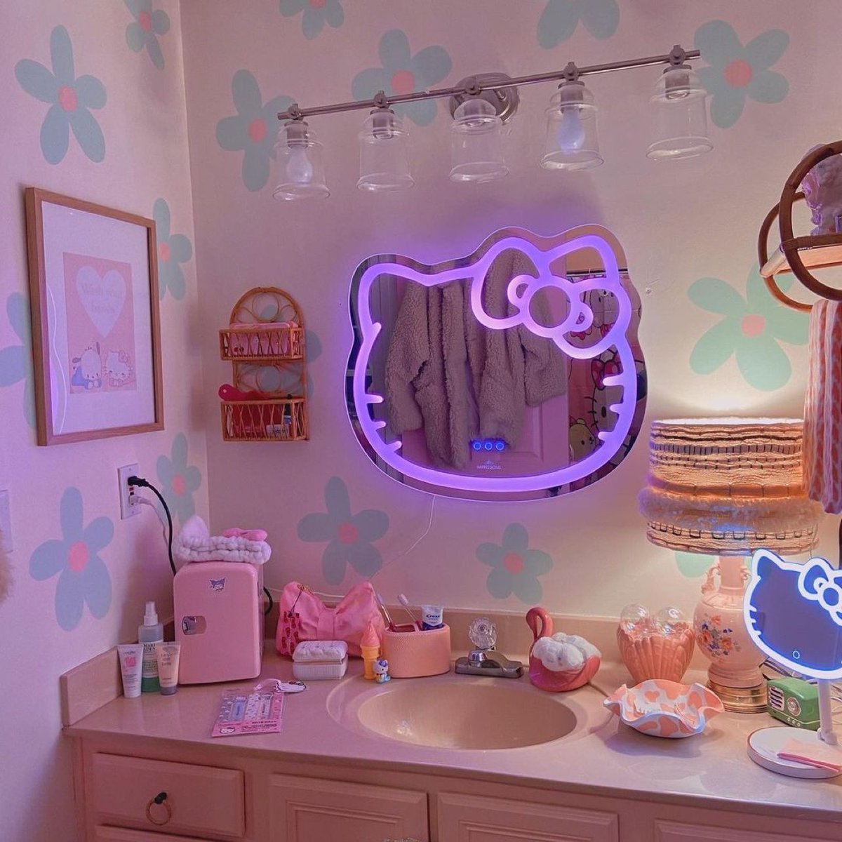 Impressions Vanity on X: Anything is possible with Hello Kitty 💖💖🎀🎀  Featuring the Hello Kitty Smart Wifi LED Wall Mirror 📸 : cleothesanrihoe   / X