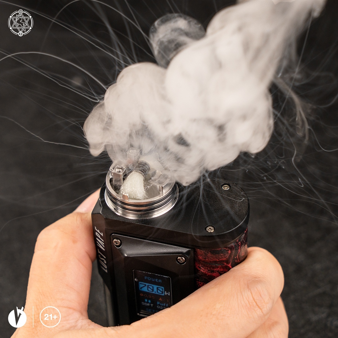 vapesourcing's tweet photo. Continuing the epic legacy💯
🛒 https://t.co/q0RdKPcbZQ
-
1. 2 in 1: storage&squeeze bottle
Offers 2 combinations:
A regular box mod / A squonker
2. Lost Vape first #RDA
-
#vapesourcing #vape #vapecommunity #vapor #vaping #vapefam #newyears #Gifts #lostvape #centaurusquest https://t.co/17AWt2iaP9