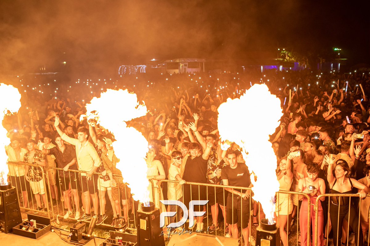 fdfsp's tweet photo. YA SE ENCUENTRAN DISPONIBLES TODAS LAS FOTOS DE LA FIESTA DE LAS FIESTAS 🔥

Búscanos en Facebook y reviví esta noche inolvidable 💫

GRACIAS ❤️ https://t.co/u7IphPUZ39