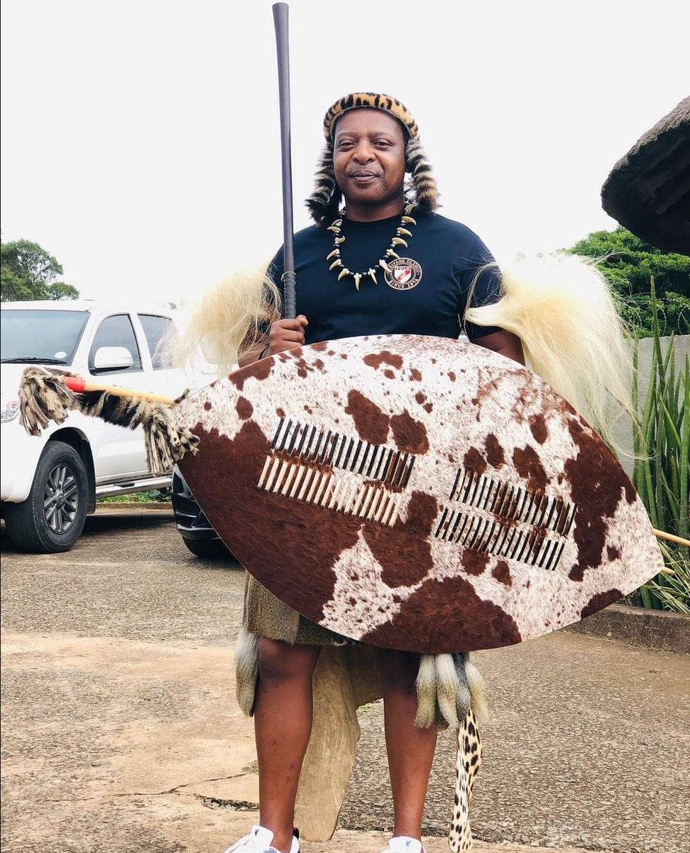 ZuluSweG's tweet photo. ZULU vs ZULU:

Umbango wesihlalo sokubusa isizwe sikaZulu into endala esizweni samaZulu but always iMbumbe okumele ibuse kugcina yona kugcina kubusa yona so ke in our generation the rival is between abaNtwana uMisuzulu noSimakade and this case is not gonna go to. . . https://t.co/9LjqOyfY7e