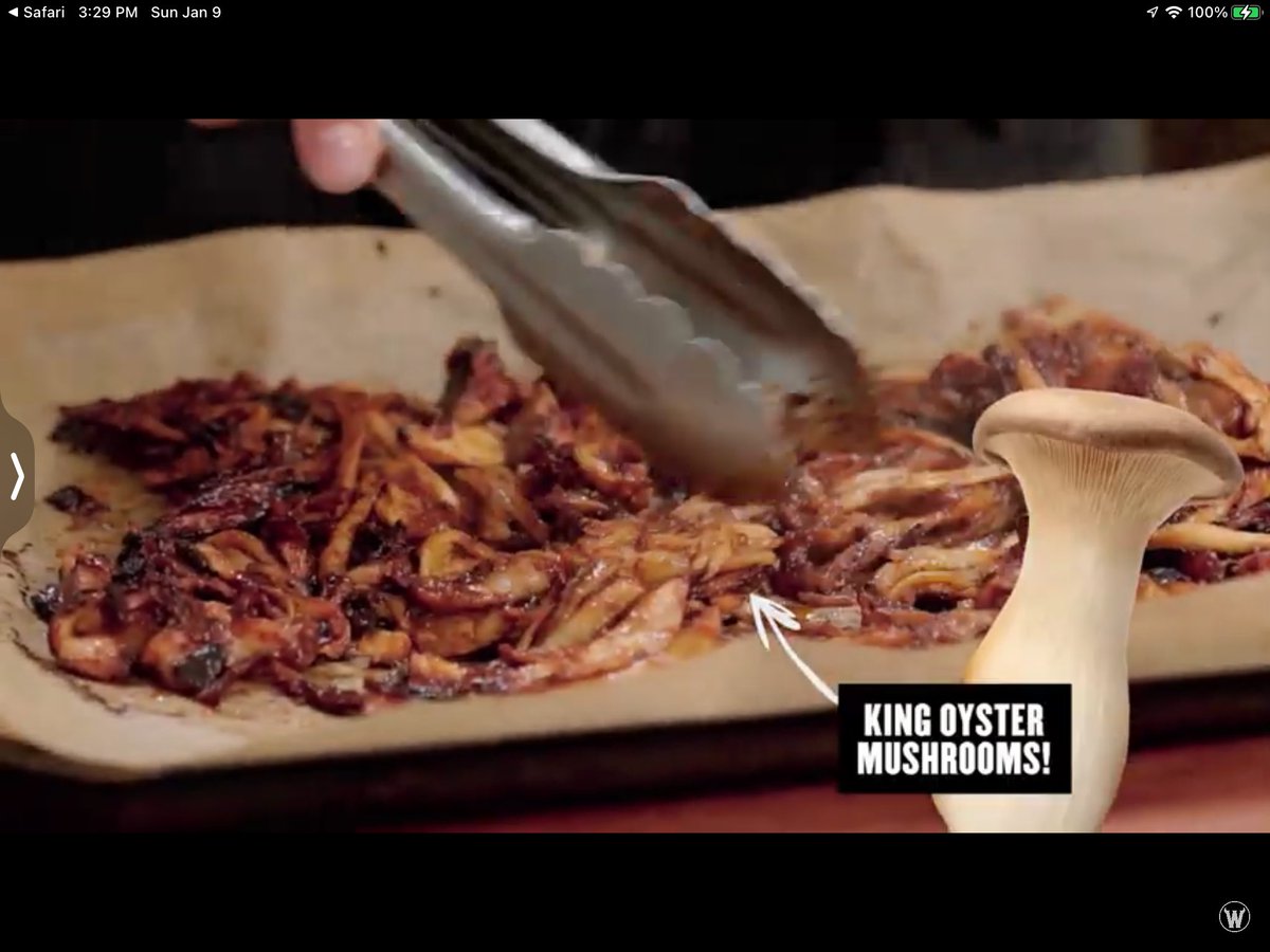 schmoozequeen's tweet photo. World Famous Vegan BBQ Pulled Mushroom Sandwich 2.0 
@WickedKitchenWW @chadsarno 
#KingTrumpetMushroom #VeganPulledPork 🚫🐷🐽#Porkless
https://t.co/08TO4uQaOr https://t.co/gav3QgxNvI