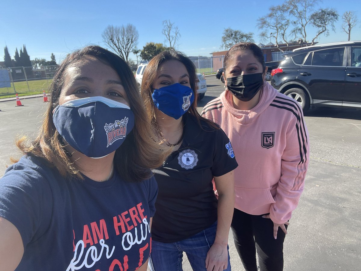 Loved catching up w/ these ladies! <a href="/DurfeeERUSD/">Durfee Elementary</a>, <a href="/RioVistaERUSD/">RioVistaERUSD</a> &amp; <a href="/RiveraERUSD/">Rivera Elementary</a> principals at work to support our Covid Testing site! 🦅