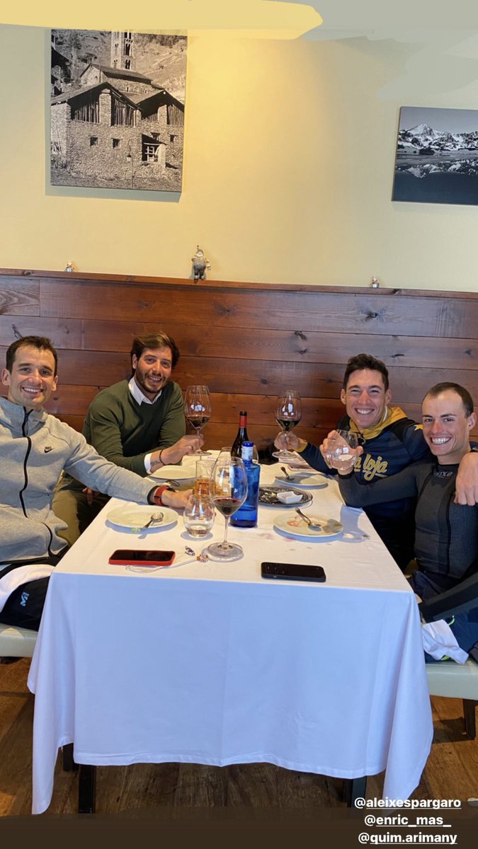 Por algo existe el  Landismo.
 La clase no se compra.