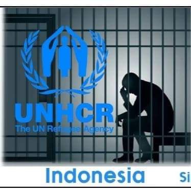 GulastaniHasib's tweet photo. How can we be silent when we can see our very close friends and families are suffering as refugees hostage in Indonesia #HelpRefugees_Indonesia https://t.co/OqOaLqoEv9