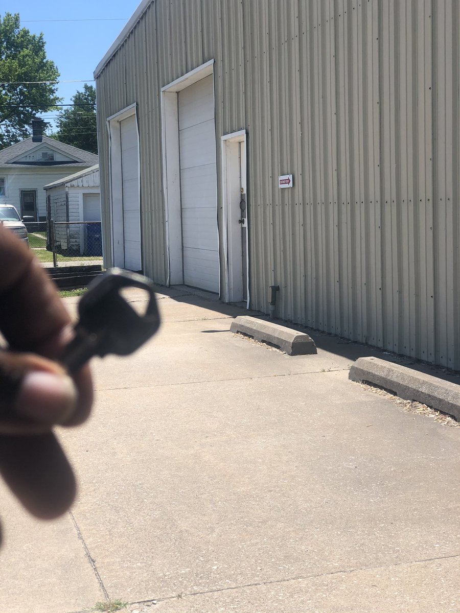 prep1's tweet image. PEOPLE ALWAYS ASK ME WHAT MADE ME GET INTO FLIPPING PALLETS

BEING A REALTOR,HOMES CLOSE IN 30-45 DAYS...

I WANT MONEY IN MY HAND EVERYDAY. 

A SIDE HUSTLE TURNED INTO A BUSINESS 

This link showed me gumroad.com/a/968627315/Au…