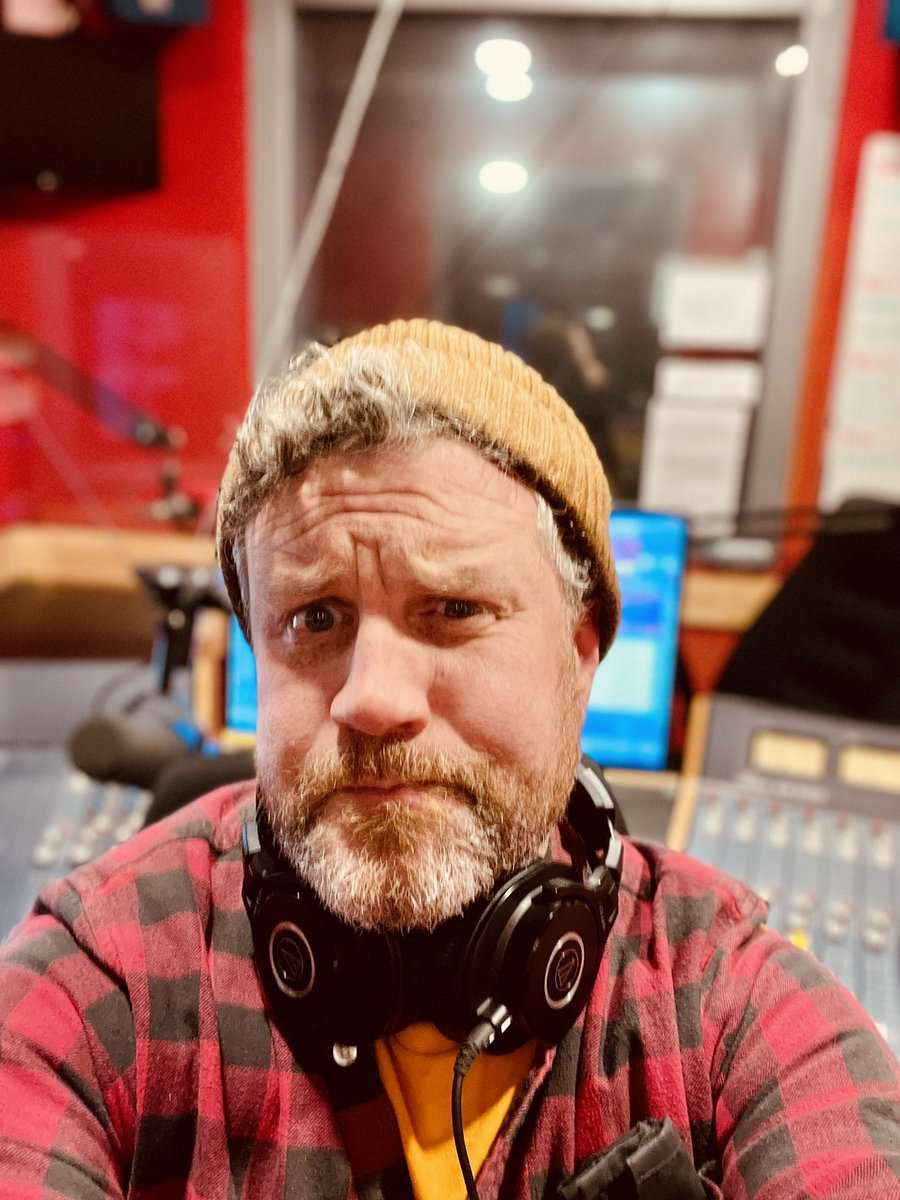 The heating is on the blink in the studio, so I’m wearing me woolly hat. An added bonus is that it hides the grey hair … well not all of it. Tracks coming up from @sodablonde @Ham_Sandwich @DarkroomData @johnbleksolo & more on @beat102103
