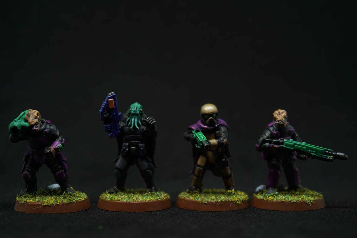 Saydices's tweet photo. Here is my most recent #stargrave crew an Alien mystic and his minions. https://t.co/Ihg8AC2Zfz