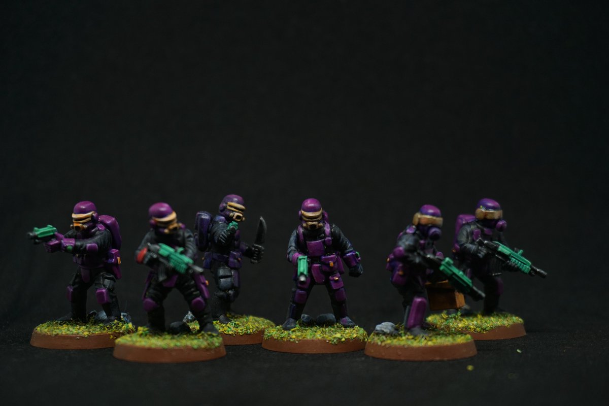 Saydices's tweet photo. Here is my most recent #stargrave crew an Alien mystic and his minions. https://t.co/Ihg8AC2Zfz