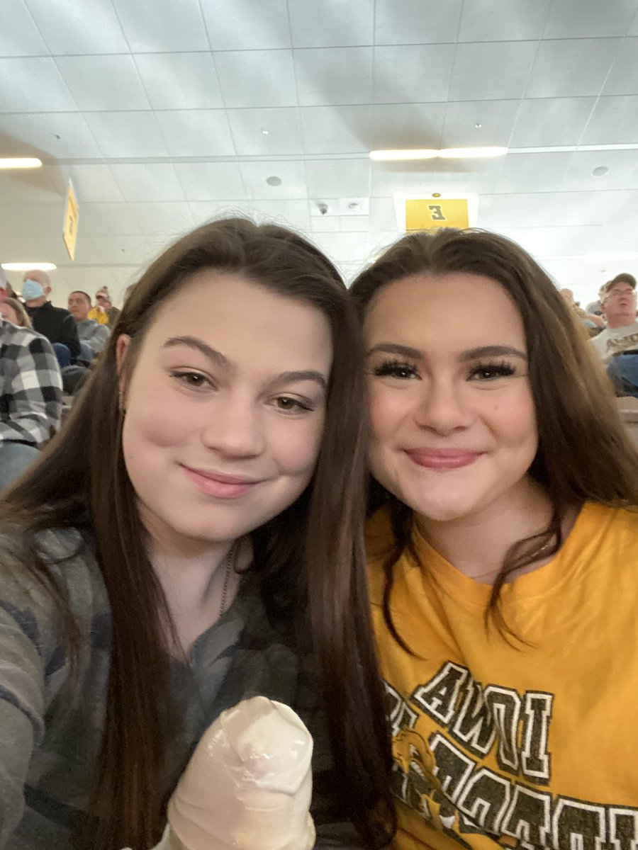 Madisonk_2018's tweet photo. #fightforiowa proud to serve and proud to be a Hawkeye #soldier #futurehawkeye https://t.co/Mv46M8DZjW