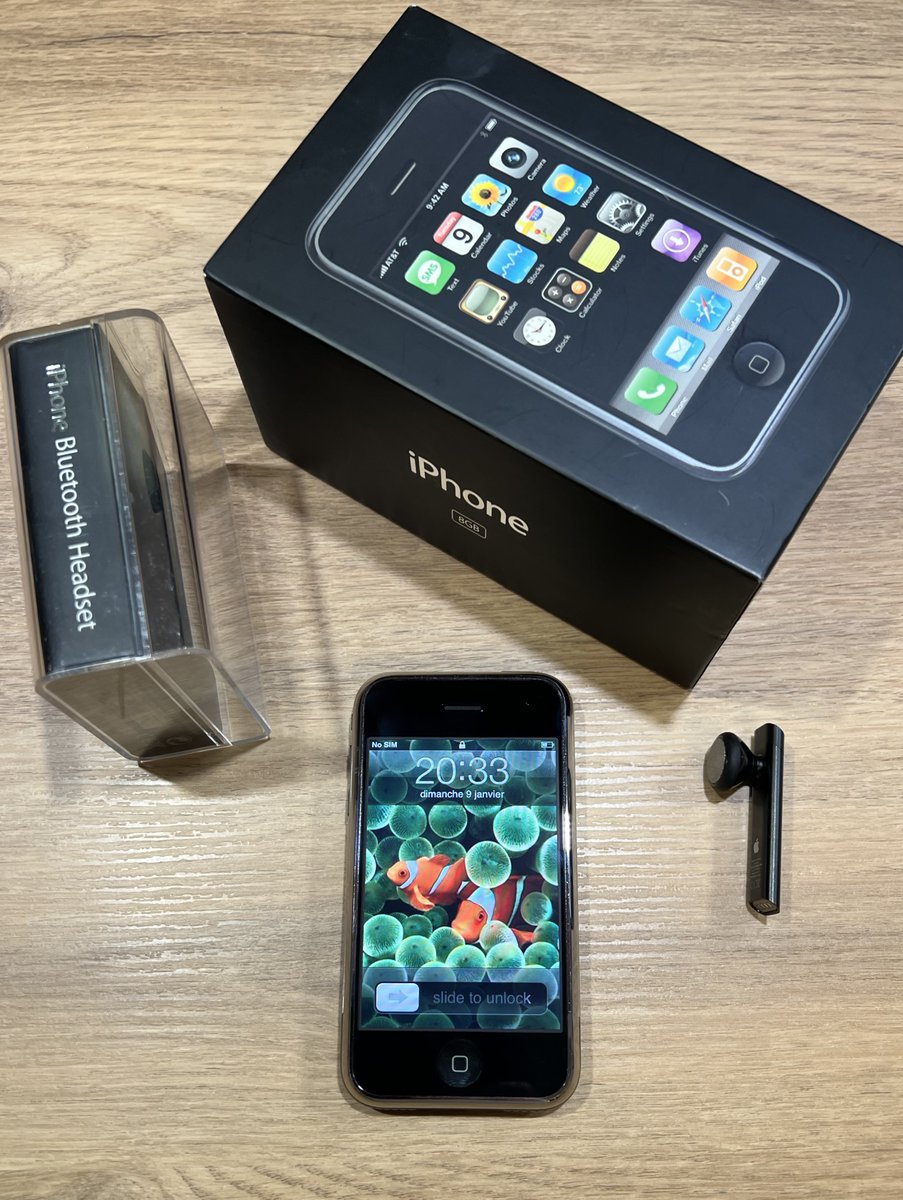 Just1Box's tweet image. 15 years ago…
Still fully fonctionnal 
#iPhone #iPhone2G