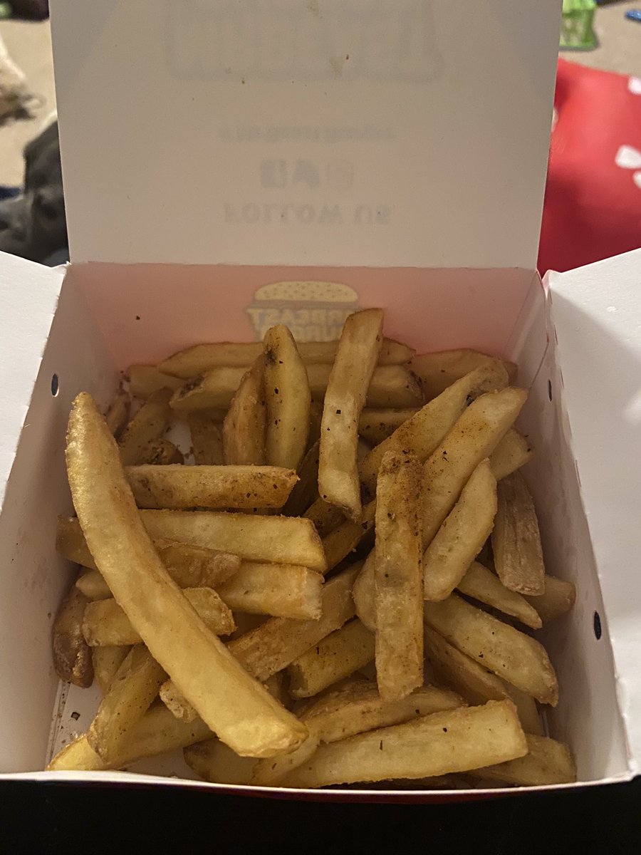 GrangeCarissa's tweet photo. @MrBBSupport I thought your chips are meant to be crinkled! So excited for that and got standard! 😔 https://t.co/LALZZAGQEr