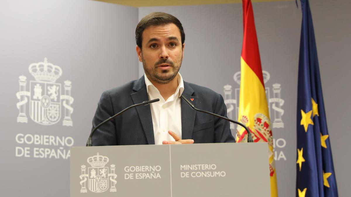 fautentica's tweet photo. Lo que no te contarán sobre la polémica del Ministro Garzón:
1⃣Garzón está en un Gobierno que firmó en 2018 un acuerdo con China para favorecer la exportación de cerdo, llevamos años con una expansión brutal de la #ganadería industrial para que China o Alemania coman cerdo barato https://t.co/NyZ7HbPELF