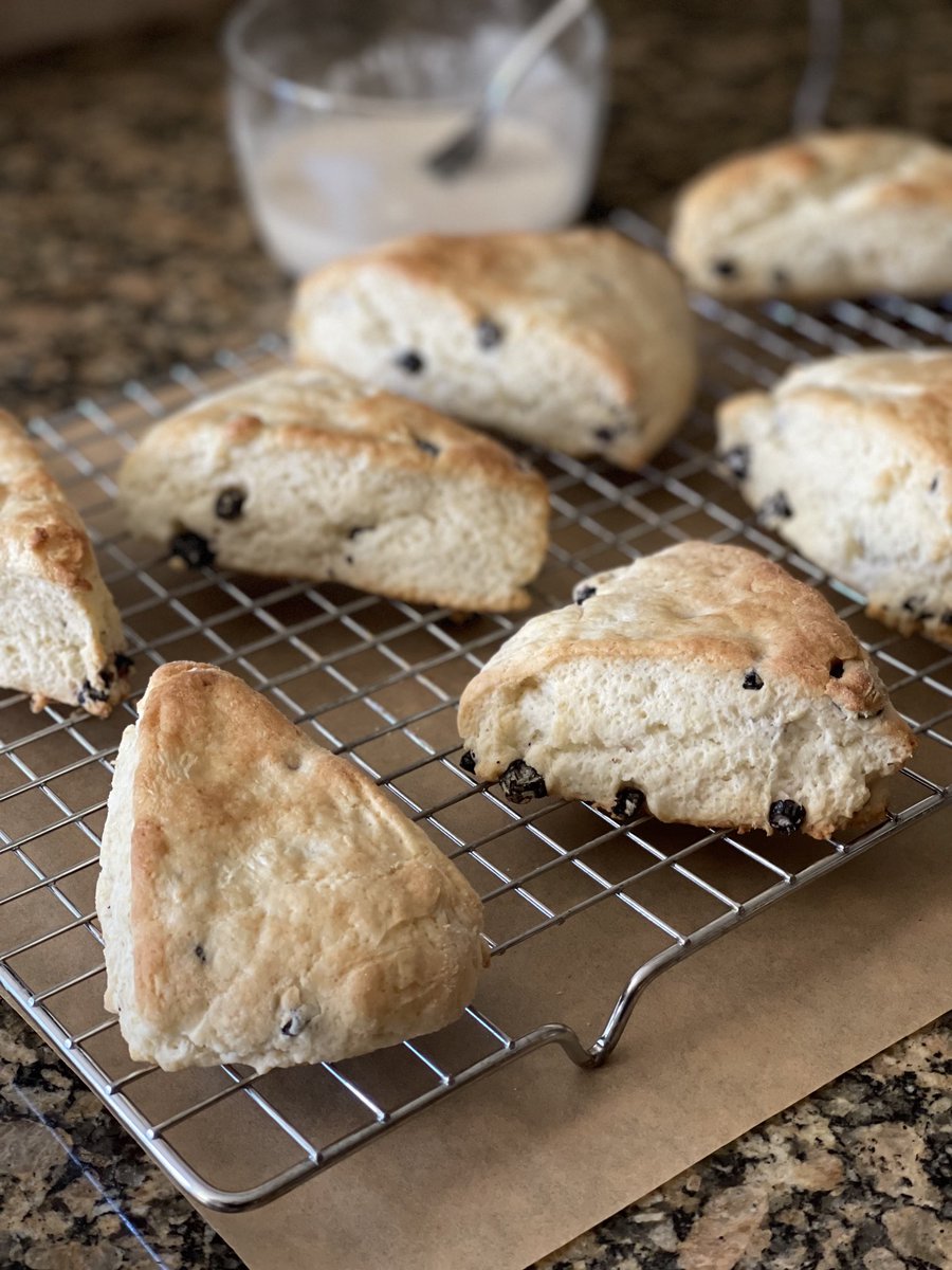 Treat for a sunny Sunday: GF blueberry scones