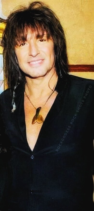 LRositer's tweet photo. @TheRealSambora Richie I've been a HUGE FAN since Runaway &amp; she don't know me came out... It's on my bucket list to meet you someday, a dream come true XOXOXO https://t.co/aF3TEXUPJi