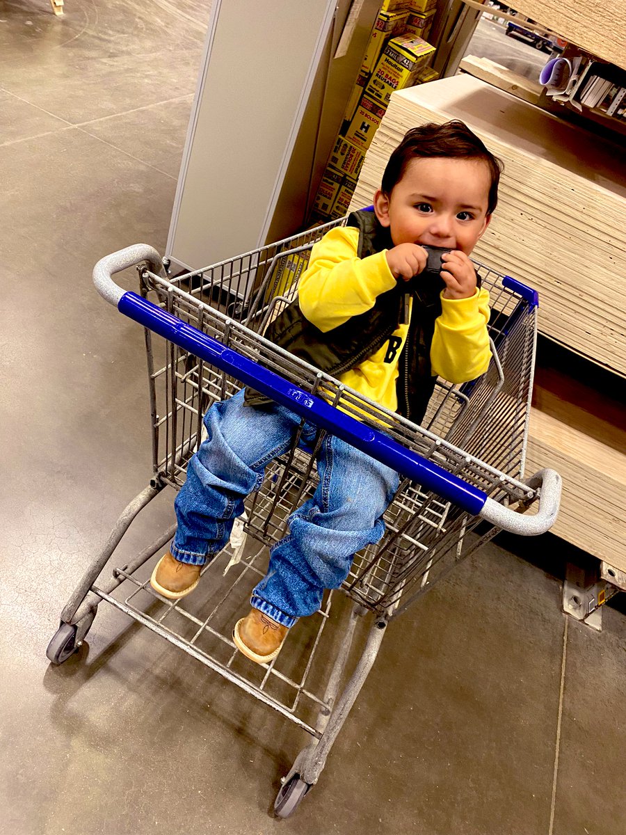 Tonche_42's tweet photo. We had too much fun at Lowes 😋❤️ https://t.co/gQFeMFCmtp