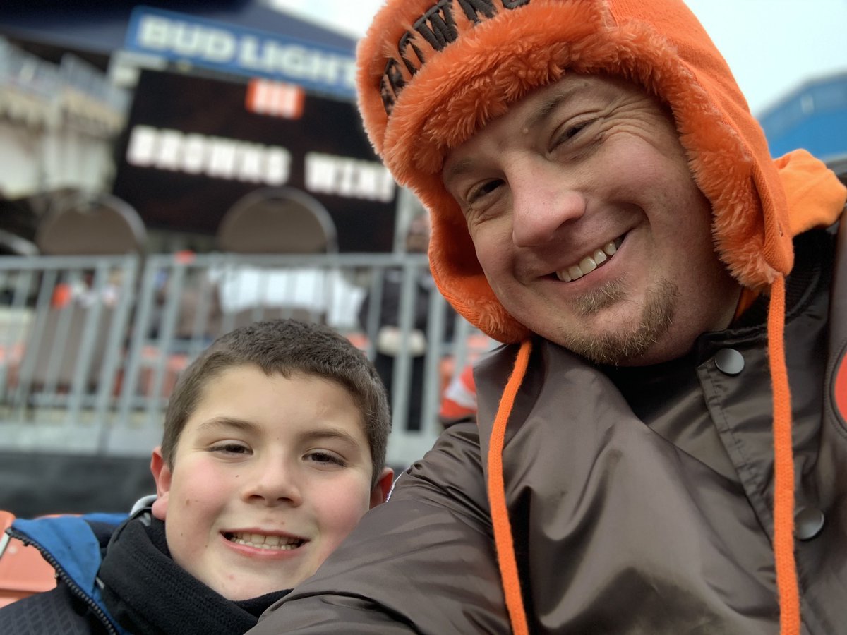 Jake_DaMaN_92's tweet photo. @Browns @FEStadium @SITG_Network He was sweating it until the end. Winter hat off!!!  Awesome first game and end to the season!!! https://t.co/u4WOiOeYx0