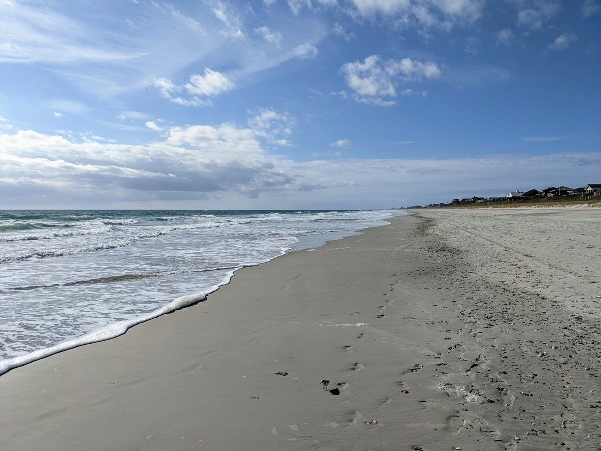 indianbeachnc's tweet photo. Beautiful Day for a walk on the beach today! Here's PKS where only Emergency vehicles are allowed to drive, making a walk here so much more enjoyable. #NoRuts https://t.co/XdKzPKwAcC