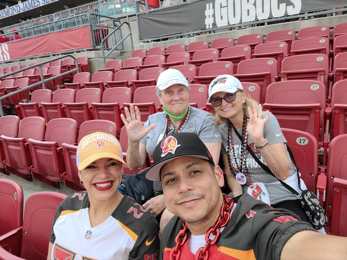 susanterrymd's tweet photo. Go Bucs! https://t.co/Rxo5Odk7Nj