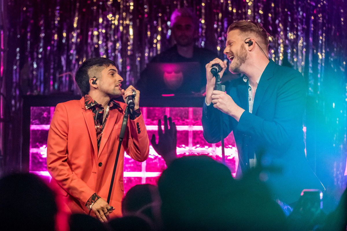 hourlyhoying's tweet photo. there was nothing quite like superfruit tour https://t.co/PpuZconBF7