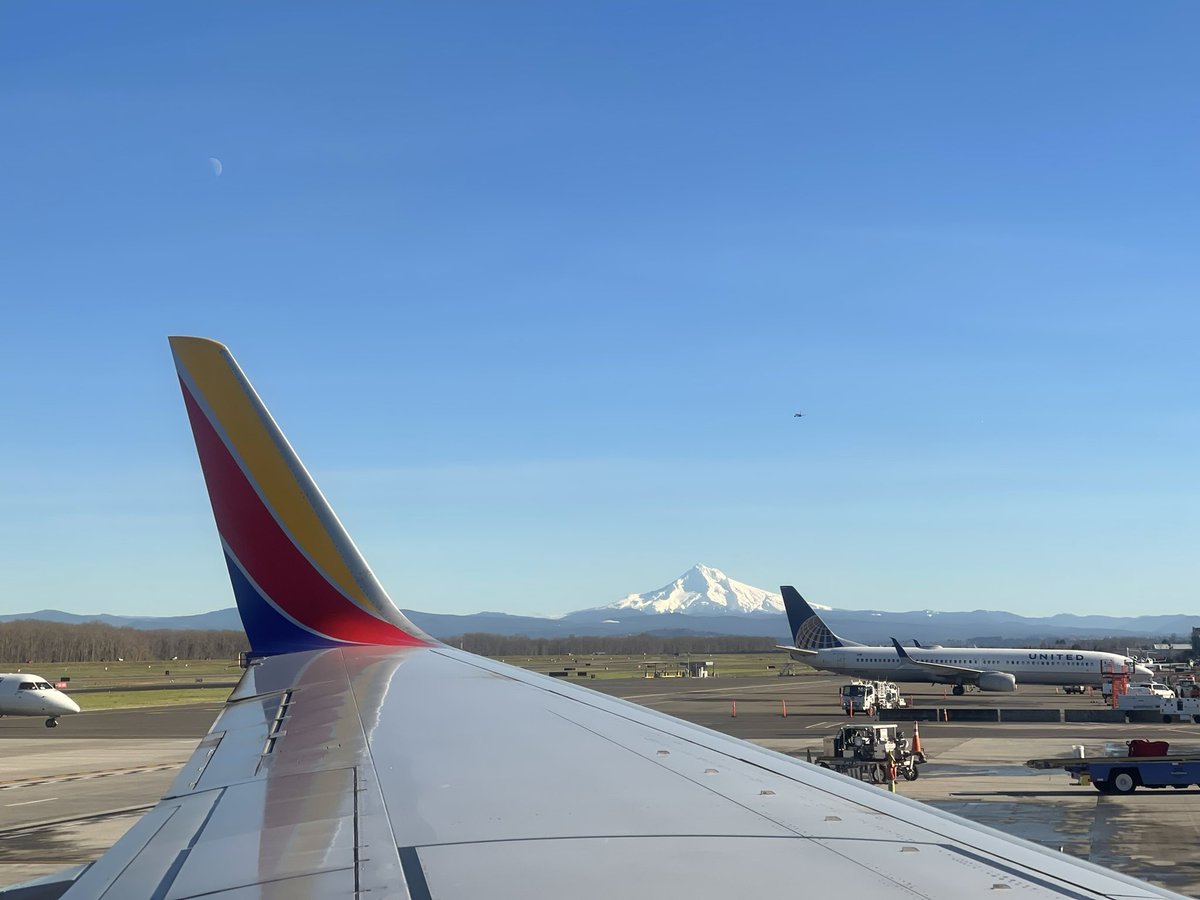 JRoberts622's tweet photo. @SouthwestAir Happy Sunday! That is all. https://t.co/Odg2d21xgV