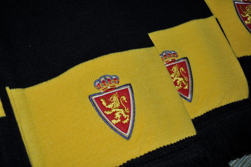 Ligallo1986's tweet image. Estos colores sirvieron para unir al zaragocismo en la lucha contra Agapito, tristemente hay que recuperarlos para devolver la dignidad a nuestro club.
“El Zaragoza será lo que quiera su gente”
ZARAGOZA MERECE MÁS
#ZaragozaMereceMas