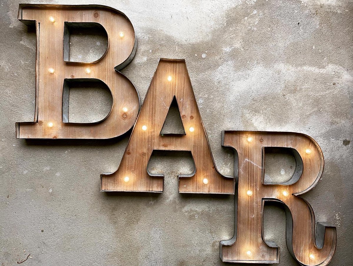 loftambiente's tweet photo. Bar Led Leuchtbuchstaben Vintage led letters retro beleuchtete Buchstaben - ideal als Dekoration für Schaufenster oder für Firmenlogos in der Schweiz #leuchtbuchstaben #marqueebuchstaben #ledbuchstaben #schweiz #zürich #loftambiente #ledletters https://t.co/DPXvODdzkb https://t.co/iqUIoPjZLm